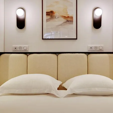 Superb Apt Exceptional Location In The Heart Of - Louvre